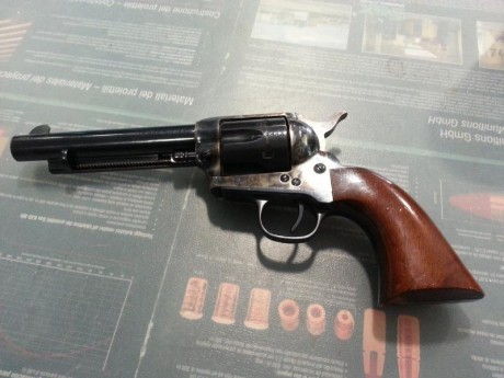 Sin apenas uso. Perfecto estado. Cambio por visor, rifle o escopeta de mi interés.Cañon de casi 14 cm.CAMBIADA 02