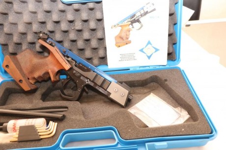 Vendo pistola Match Guns MG4, calibre 32 para competir a 25 m, en perfecto estado de conservación como 00