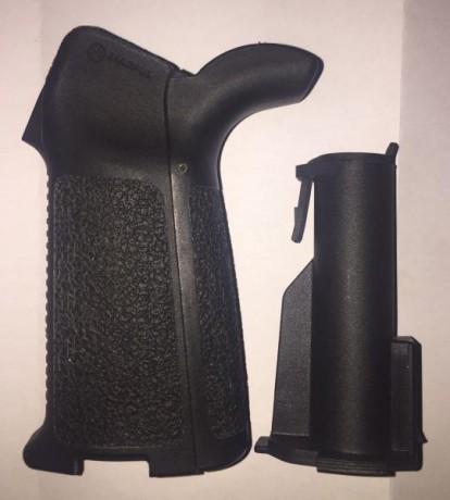 Se VENDE esta excelente "pistol grip" MAGPUL MIAD para AR-15 de color NEGRO, totalmente a estrenar 00