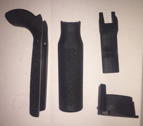 Se VENDE esta excelente "pistol grip" MAGPUL MIAD para AR-15 de color NEGRO, totalmente a estrenar 10