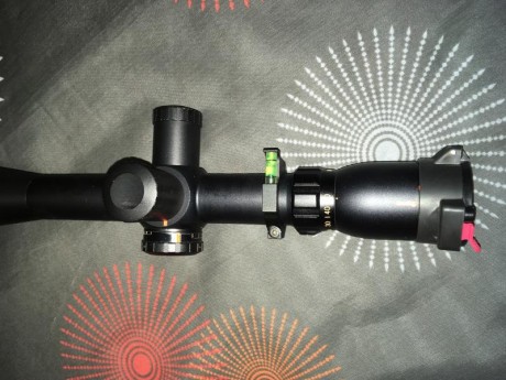 Vendo visor Sightron SIII 10-50X60 retícula Mil Dot en buen estado, o cambio por visor para caza de marcas 01