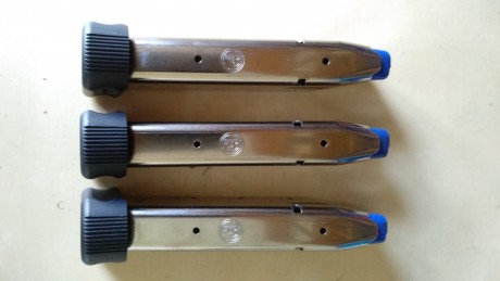 Pues vendo los tres cargadores de CZ shadow2 que vienen de origen.
Son de 19 cartuchos del 9PB, tambien 01