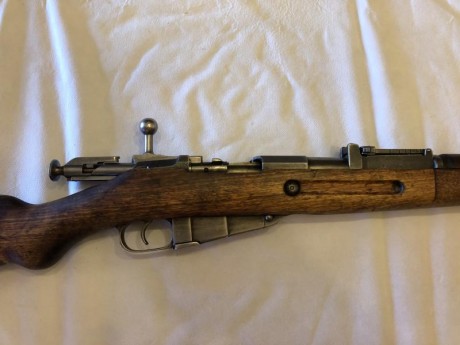 Se vende rifle Mosin Nagano. 350 Euros. Atiendo telefono i wassap. 659896362. 01