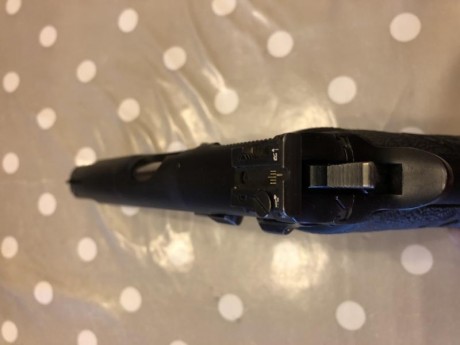 Vendo pistola Brno Model 75 calibre 9mm con dos cargadores. Precio 250 Euros. Atiendo wassap i teléfono. 01