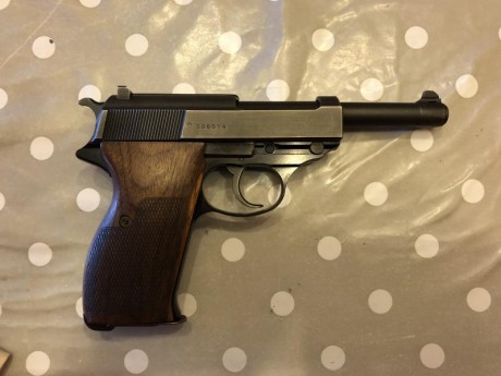 Se vende pistola Walther P38 calibre 9 mm.Precio 400 Euros. Atiendo wassap i telefono. 659896362. 00