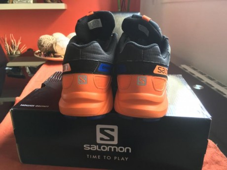 Compre estas zapatillas para la práctica del IPSC, pero las tallas son muy justas así que no me hecho 01