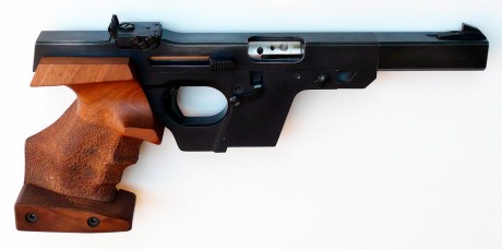 Se vende walther gsp calibre .22lr con conversión .32 S&W, el arma viene con dos cargadores del .22lr 01