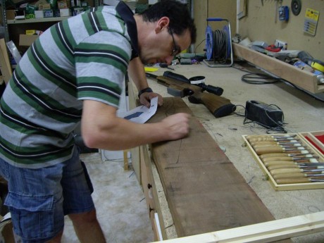 Lo dicho, voy a intentar fabricar dos culatas en serie, seran en madera de nogal americano con barniz 01