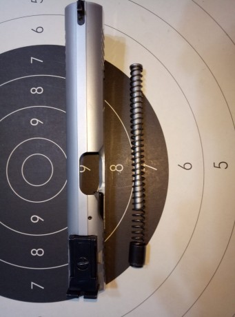 Hola, se vende pistola Tanfoglio Limited custom 9mm por 650 € envío incluido en Peninsula. 
Esta guiada 22