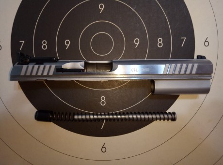 Hola, se vende pistola Tanfoglio Limited custom 9mm por 650 € envío incluido en Peninsula. 
Esta guiada 21