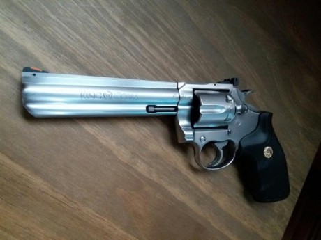 Pongo a la venta mi Colt King Cobra 357 Magnum en Inox de 6 pulgadas, está impecable en todos los sentidos.
Lo 00
