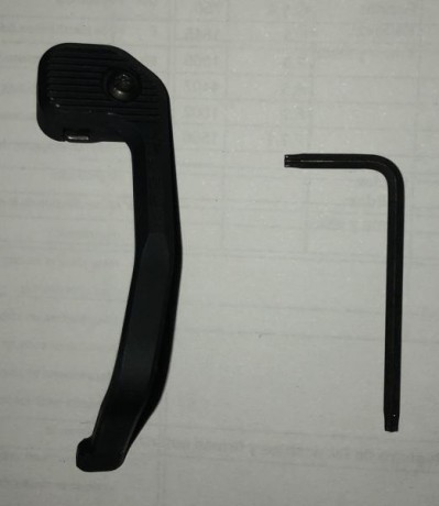 Se vende MAGPUL AR-15 B.A.D. LEVER prácticamente a estrenar.
Se trata de la palanca especialmente diseñada 00