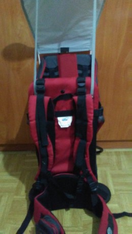 Mochila portabebes bebeconfort, apenas tiene uso , destacar una mancha de pintura.
Reposapiés, para mantener 12