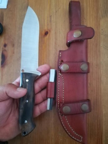 Cuchillo artesanal  de Manuel de la torre acero inox largo de hoja 15 cm , mango 12 cm en ébano exótico 02