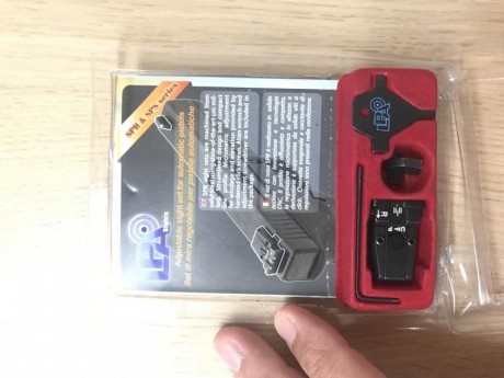 Vendo punto de mira (naranja) y alzas micrometricas con altura y deriva excepcionales para tiro de precisión. 01