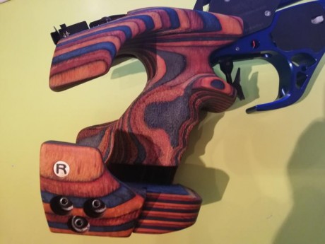 Hola a todos.
Vendo cacha diestra para Match Guns MG5 o MG5E en talla M.
La cacha está en Zaragoza.
150€.
Alfonso 00