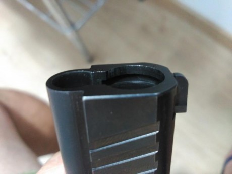 Hola compañeros, alguien sabe decirme para que sirve la ranura que está en el interior de la corredera 00