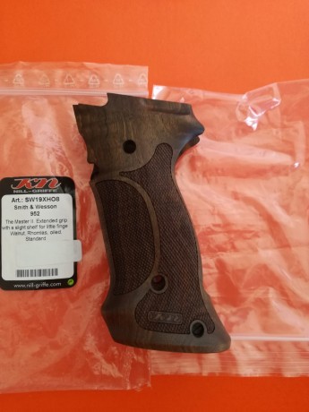 VENDIDAS  las cachas para la S&W 952.  Gracias

"RESERVADAS" además otra empuñadura KN-NILL 22