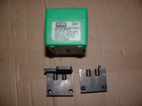 molde RCBS 32WC 311  70€
molde RCBS 9mm TC  80€
bascula digital  30€
empistonador manual LEE 40€ ( VENDIDO 11