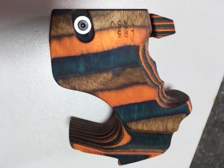 Vendo empuñadura RINK para Steyr LP 50, practicamente nueva. Parámetros MRB0. 150 euros incluido envío 02