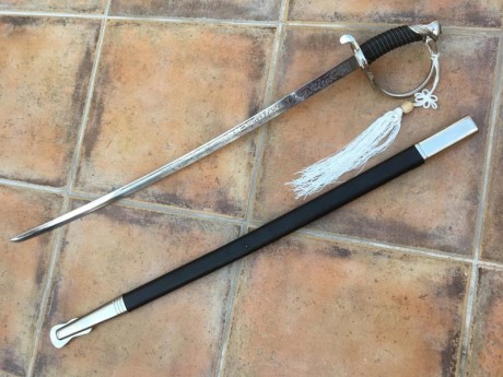 Vendo réplica del sable de los Marines USA. Tiene la hoja labrada y sin filo. Ideal para decoración.
40 00