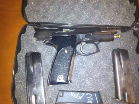 Hola, por tener que hacer caja y espacio en el cupo, pongo en venta la pistola que abajo describo:

Marca: 01