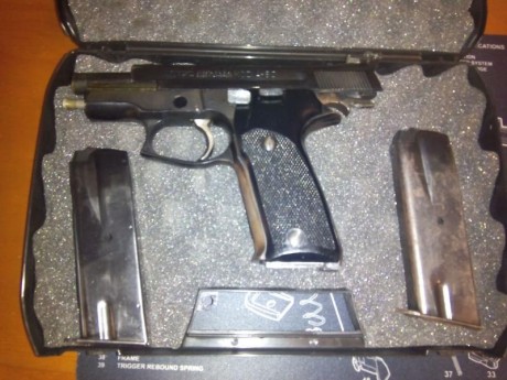 Hola, por tener que hacer caja y espacio en el cupo, pongo en venta la pistola que abajo describo:

Marca: 00