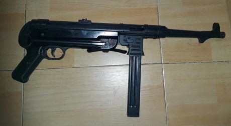 Vendo MP-40 detonador de la casa GSG, principalmente lo he usado para fotografias y jugar en casa, la 01