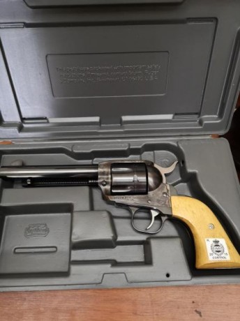 Vendo revolver Ruger Vaquero 45 lc guiado en F gatillo afinado está impecable 650€ está en bilbao 01