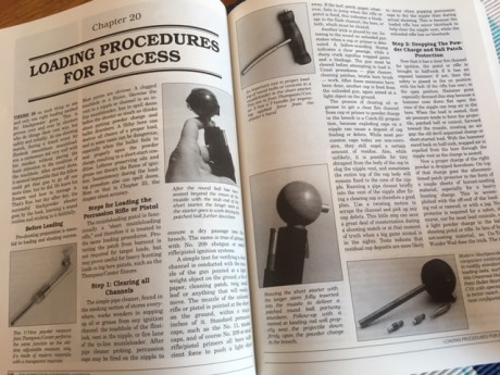 Vendo libro "The complete Blackpowder handbook". Está en inglés, pero no requiere un nivel demasiado 02