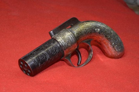 ***Vendido*** revolver de avancarga avispero o pimentero del Cal. 5,6 mm., de fabricación española de 12