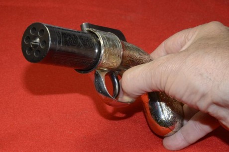 ***Vendido*** revolver de avancarga avispero o pimentero del Cal. 5,6 mm., de fabricación española de 11