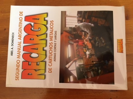 Vendo el Manual argentino de recarga de Abel A. Domenech. El estado es perfecto. 20 euros con portes incluidos 00