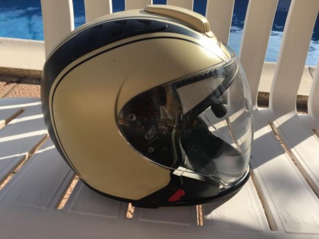 Hola vendo casco Schubert J1 tipo jet y homologado también con la protección del mentón puesta como integral, 12