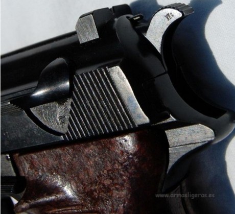 Hoy le toca al abuelo de la coleccio.
Una walther p38 de 1941, con los marcages y numeros coincidentes, 10