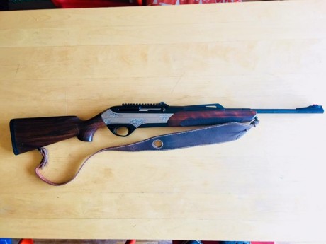 Vendo un rifle semiautomático Merkel SR1 Jagd en calibre 30.06. El rifle está en perfecto estado tanto 02