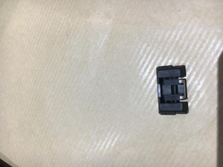 VENDO ALZA REGULABLE  ORIGINAL GLOCK  COMPATIBLE CON TODOS LOS MODELOS EXCEPTO 42/43

 PRECIO: 20 € 

 02