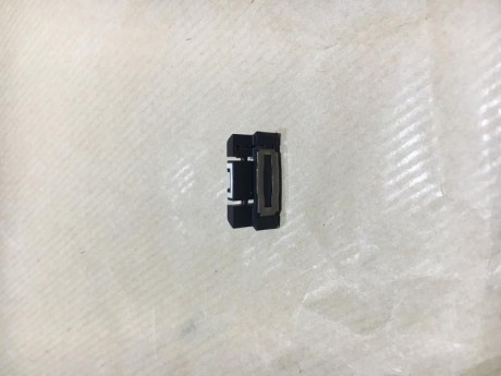 VENDO ALZA REGULABLE  ORIGINAL GLOCK  COMPATIBLE CON TODOS LOS MODELOS EXCEPTO 42/43

 PRECIO: 20 € 

 01