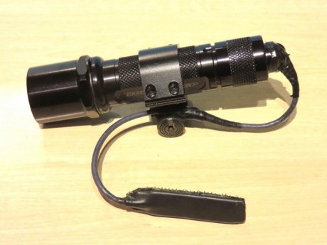 VENDIDA Oferta linterna táctica SureFire 6P especialmente resistente y robusta. Se le ha cambiado el foco 00