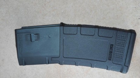 Hola, vendo cargador para AR-15 Magpul Pmag Gen M3 de 30 disparos específico para el calibre .300Blk. 00