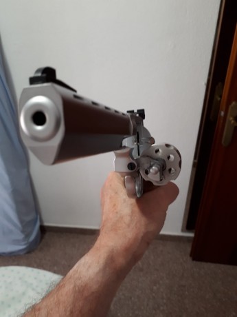 VENDO este revolver WEINCHRAUCH MACH( MADE IN GERMANY) con acabado INOX del año 2017 por no usarlo.Esta 22