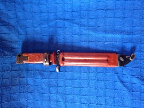 Se vende cuchillo bayoneta del fusil ak 47, años 80 perfecto estado y afilado, adquirido en Bosnia Herzegobina 01