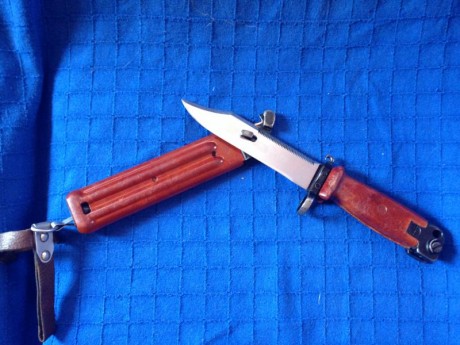 Se vende cuchillo bayoneta del fusil ak 47, años 80 perfecto estado y afilado, adquirido en Bosnia Herzegobina 21