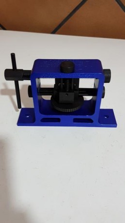 En venta herramienta para ajuste o sustitución de las alzas y puntos de mira
Sin uso, perfecto estado
Precio 01