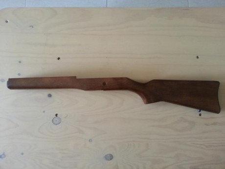 Vendo esta culata para ruger mini 14/30. Desconozco que madera es, pero es mas oscura que la clasica de 01