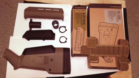 Se vende culata y guardamanos Magpul para Mossberg 500, el guardamano originalmente era para una 590 pero 00