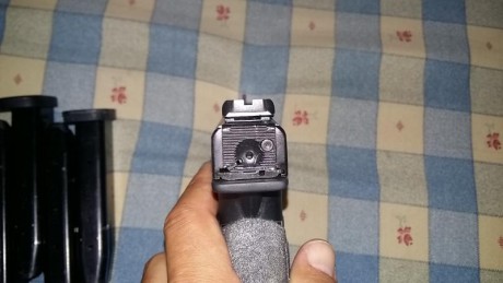 Unos 5000 tiros. 4 cargadores. Puntonde mira fino. Guia de muelle recuperador de acero. Muelles, aguja, 00