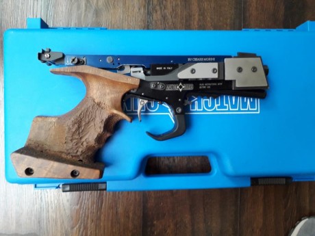 Buenas tardes.

Vendo Mach gun mg4 del calibre 32, lleva cacha M y tiene sólo un poco de relleno en la 01