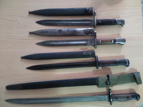 Hola
Vendo las siguientes bayonetas:
Simson Suhl para mauser español. Solo legible Suhl: 25E
Turca ASFA: 11