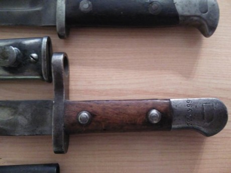 Hola
Vendo las siguientes bayonetas:
Simson Suhl para mauser español. Solo legible Suhl: 25E
Turca ASFA: 30